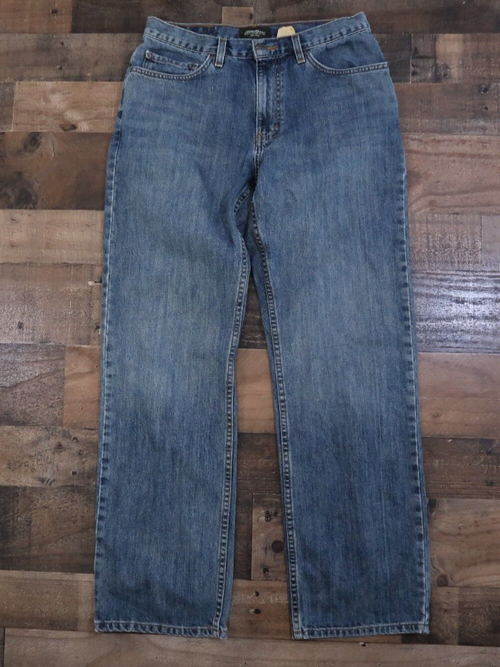 Eddie Bauer Mens 32 by 32 Denim Original Straight Fit Jeans